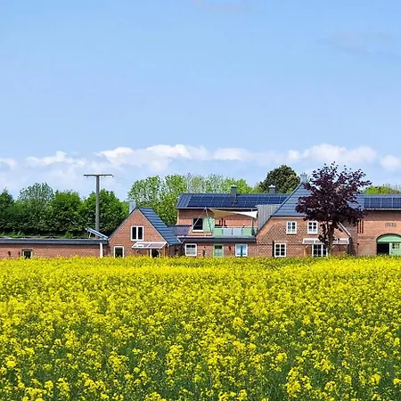 „backhuus“ - Hof Muehlenkoppel * Hasselberg (Schleswig-Holstein)